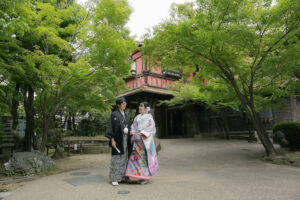 揚輝荘聴松閣で和装前撮り。ピンクの色打掛の花嫁