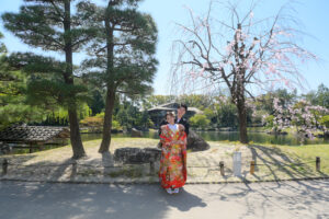 4月徳川園の和装前撮りしだれ桜の下で