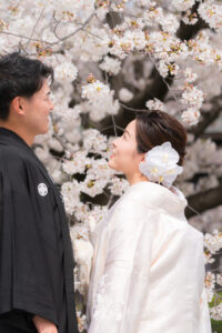 人気の白無垢で名古屋城桜の和装前撮りロケーションフォト