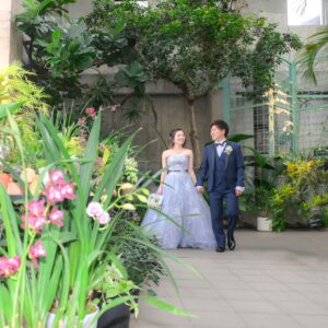 久屋大通庭園フラリエで洋装フォトウェディング　緑や花に囲まれてお散歩　名古屋のロケ地