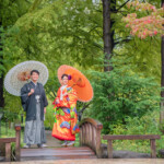 久屋大通庭園フラリエで名古屋和装前撮り 和傘を持つ新郎新婦