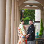 フラリエで和装前撮り 手をつないで振り返る